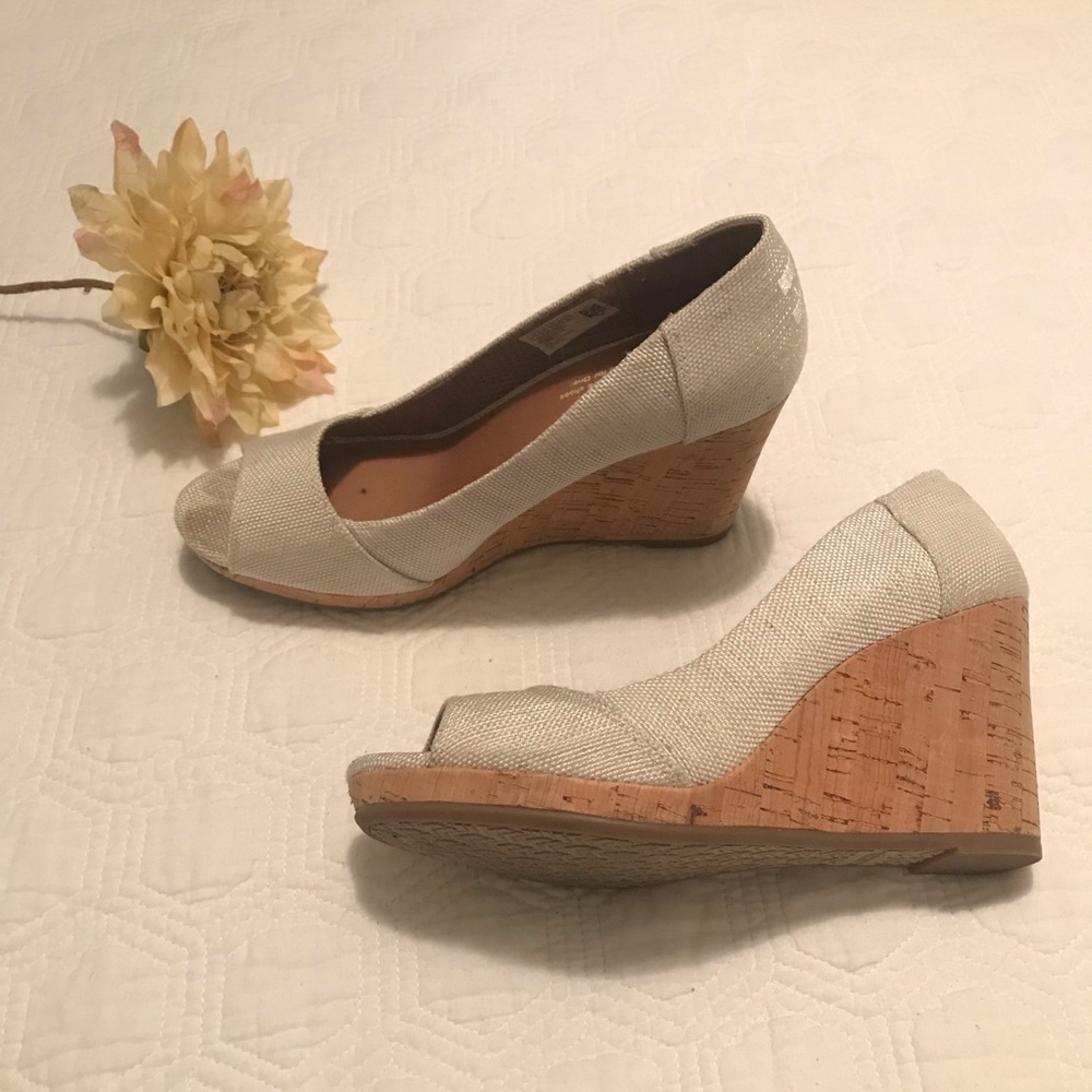 TOMS wedge
